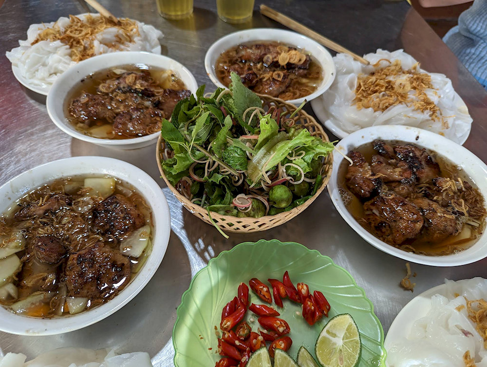 Bánh cuốn tại quán Nhà Sàn Phủ Lý